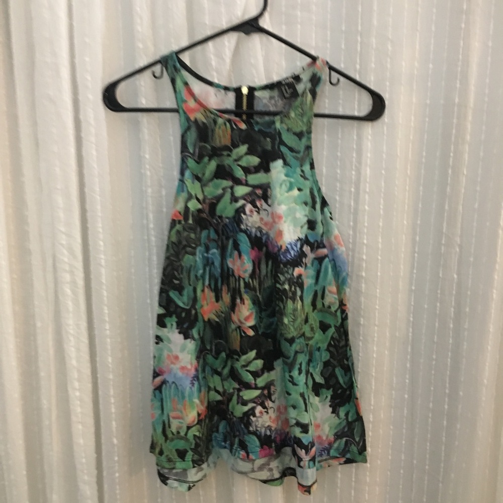 Patterned Tank - Picture 2 of 4